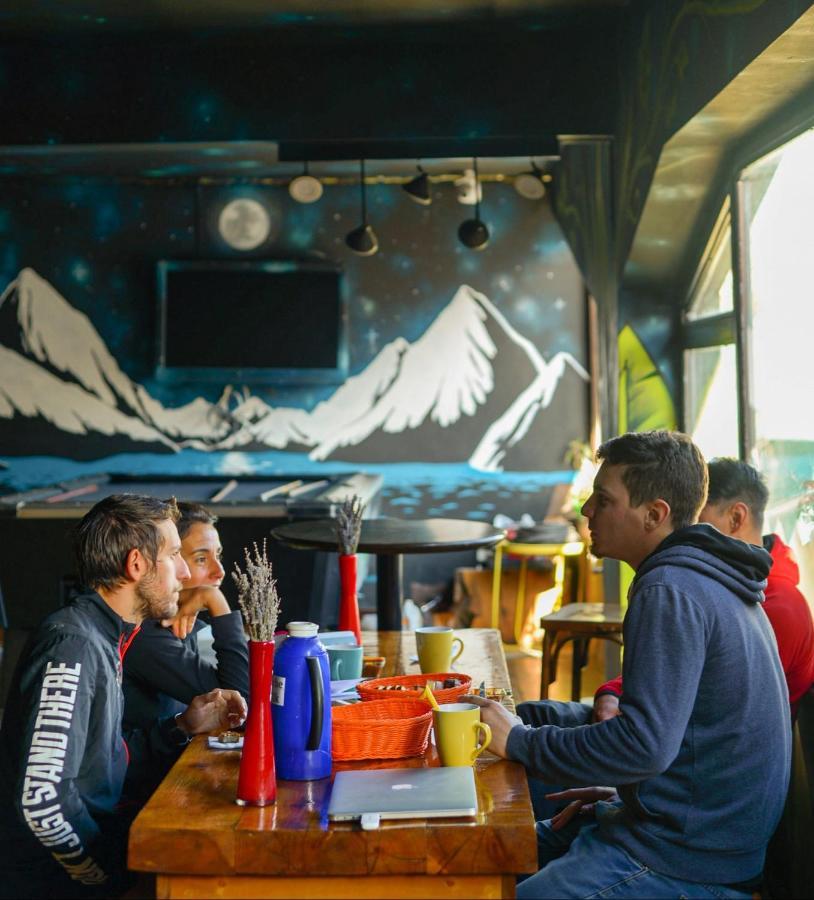 Moving Hostel Travel Bar Bariloche Zewnętrze zdjęcie