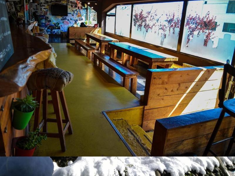 Moving Hostel Travel Bar Bariloche Zewnętrze zdjęcie